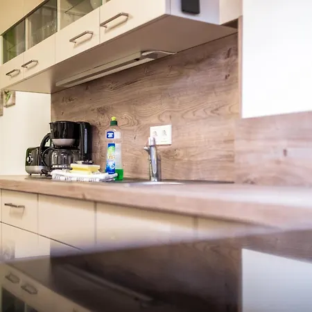 Lagovida Ankerplatz A Am Stoermthaler Grosspoesna