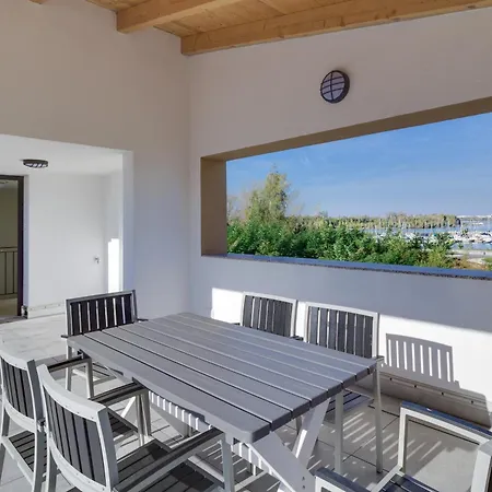 Lagovida Ankerplatz A Am Stoermthaler Grosspoesna